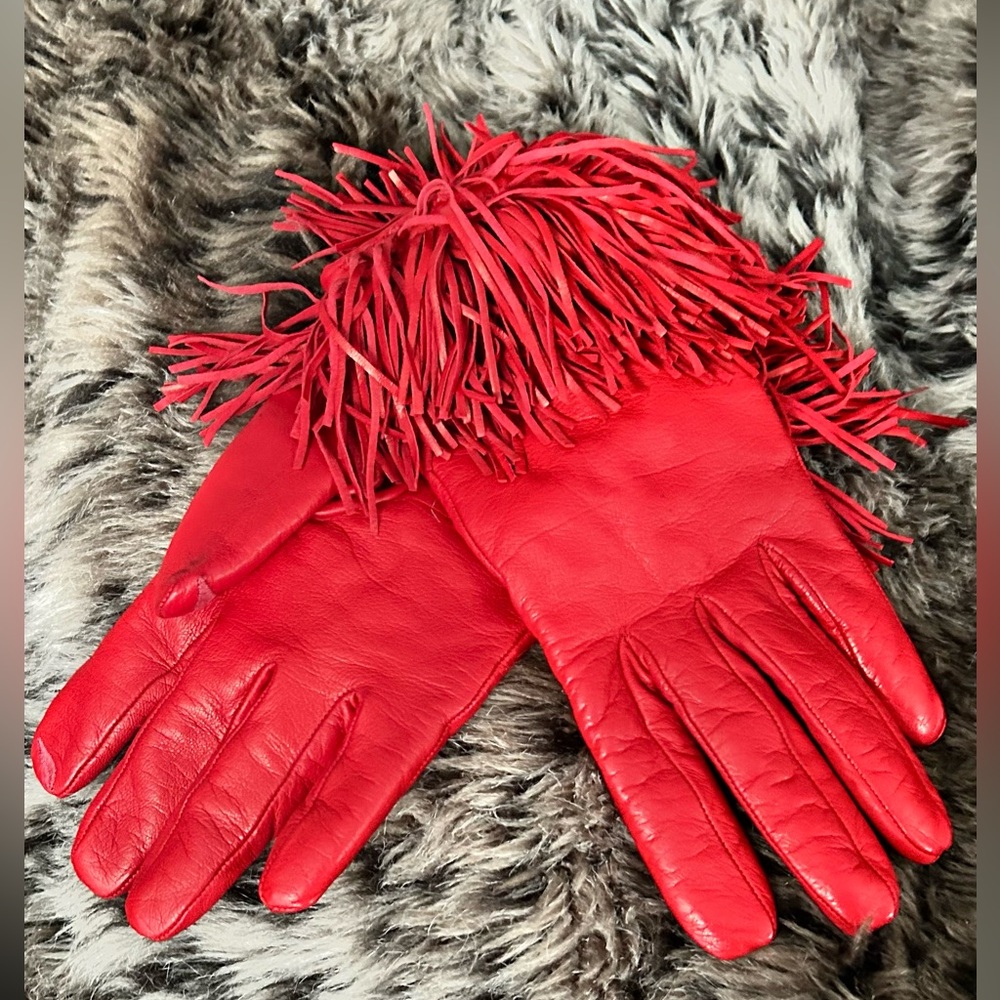 Elegant Red Diane Von Furstenberg (DVF): Leather fringed Gloves